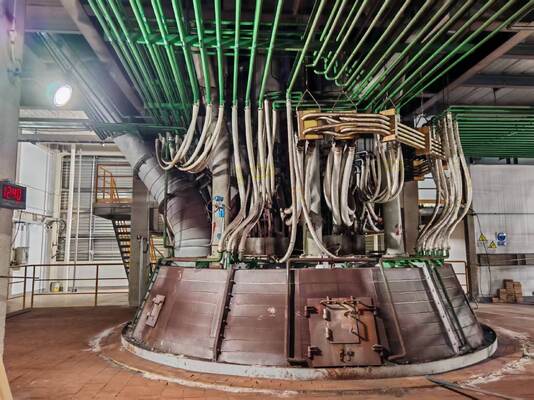 Forno de arco elétrico a corrente contínua 3000kVA para tratamento de resíduos sólidos perigosos